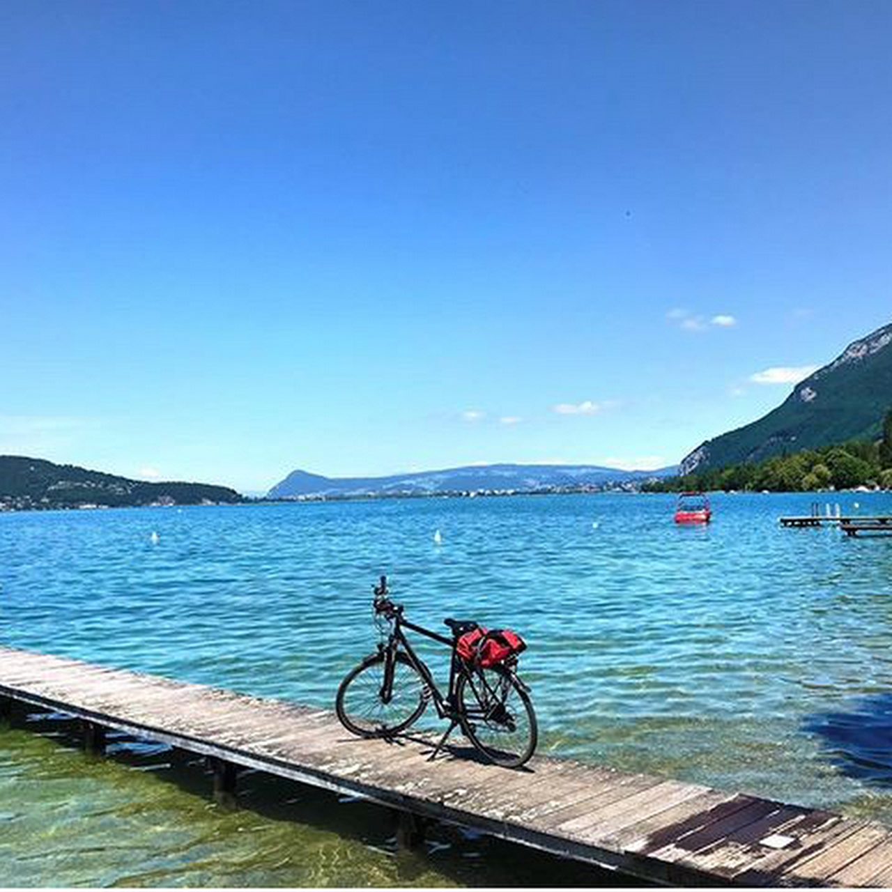 le lac d'Annecy en vélo électrique