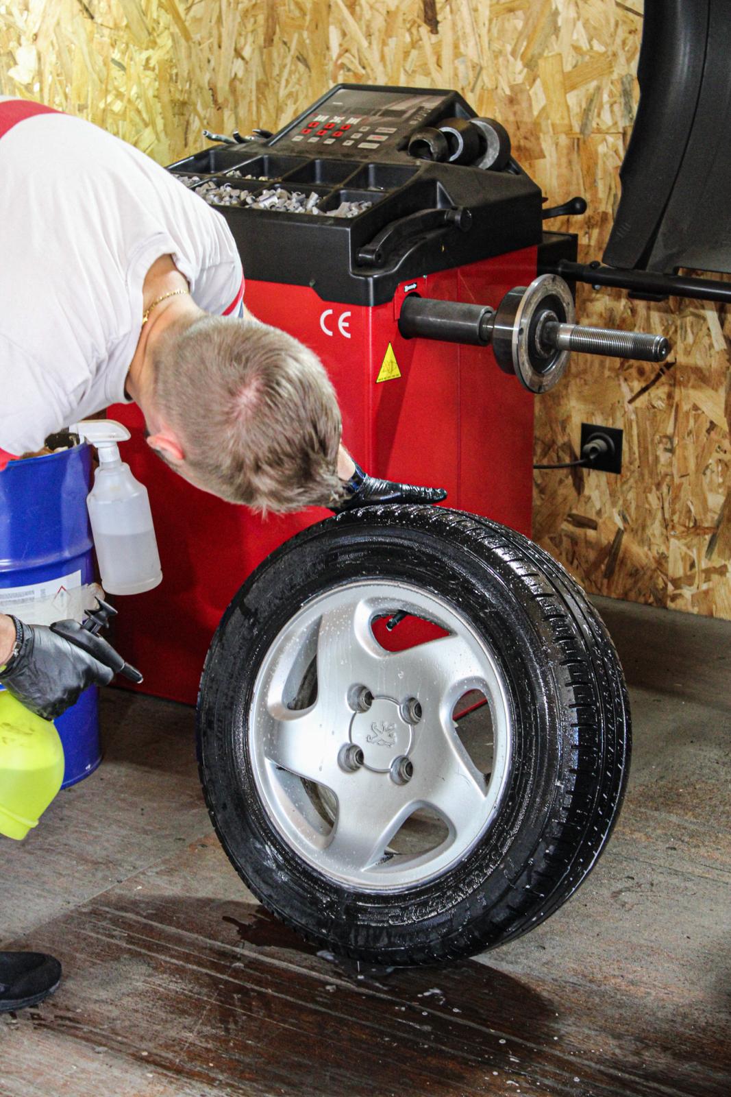 nettoyage pneu pour montage et géométrie pneu