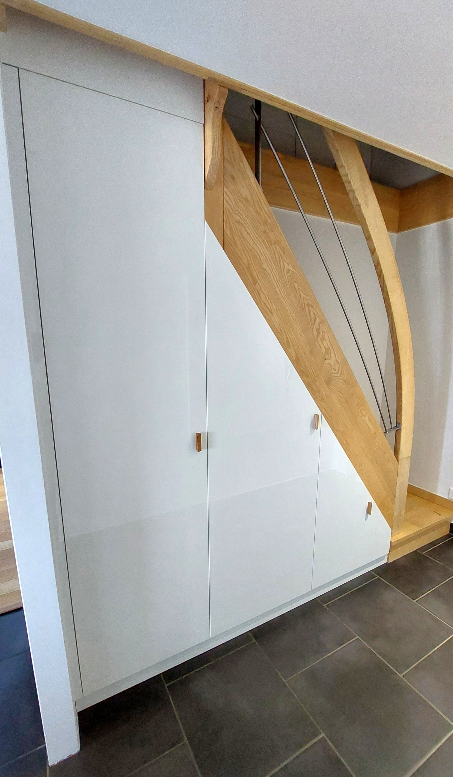 dressing sous escalier amancy